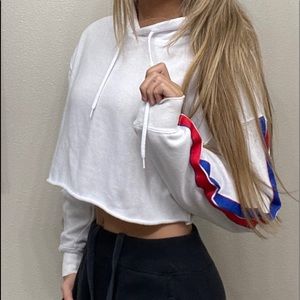 NO COMMENT cropped hoodie with blue & red stripes